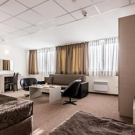 Park Moskva מלון 3*