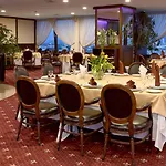 מלון Park Moskva 3*